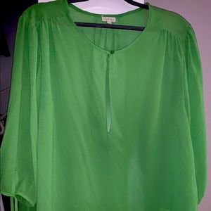 Adorable lime green top - keyhole cutout!